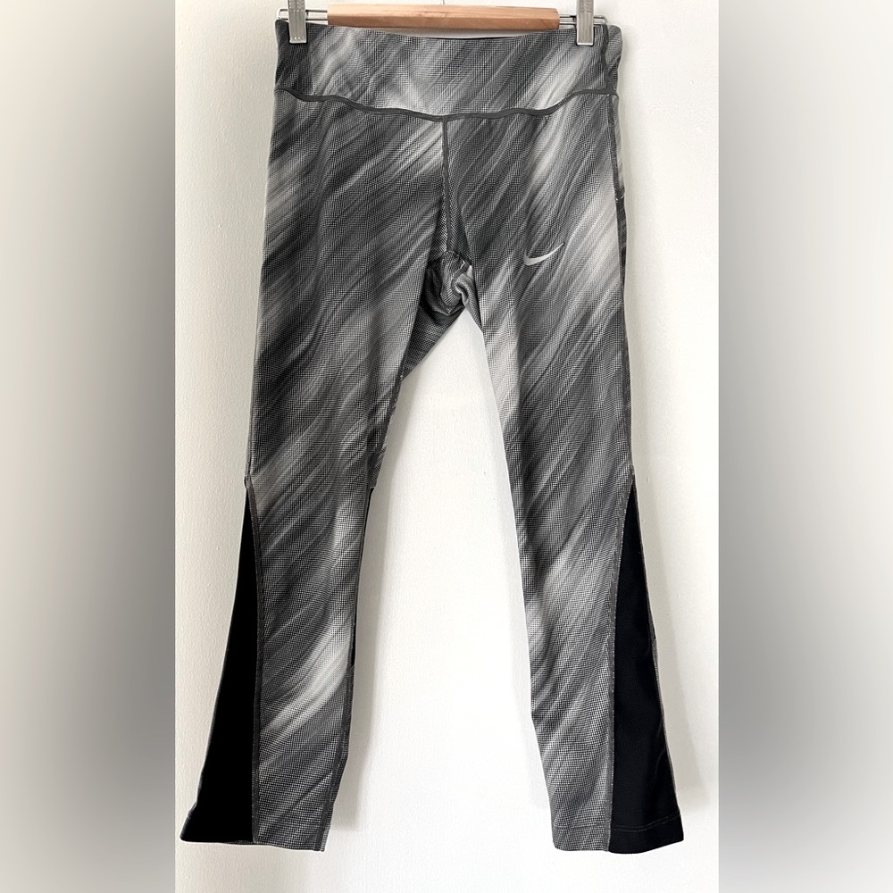 SOLD!!  Nike Power Racer Crop Legging